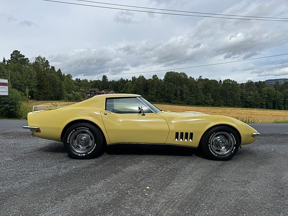 Chevrolet Corvette 6 of 30