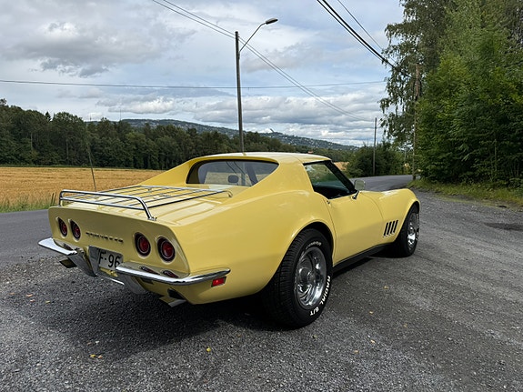 Chevrolet Corvette 5 of 30