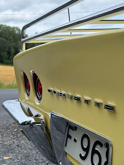 Chevrolet Corvette 26 of 30