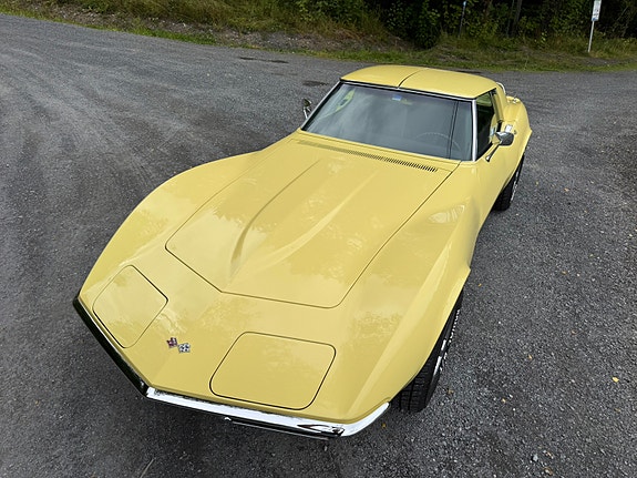 Chevrolet Corvette 10 of 30