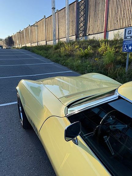Chevrolet Corvette 27 of 30