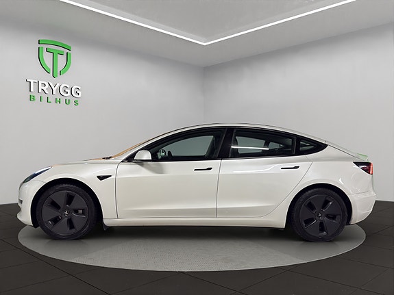 Tesla Model 3 2 of 13