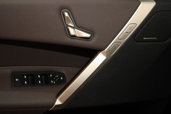 BMW iX 14 of 30