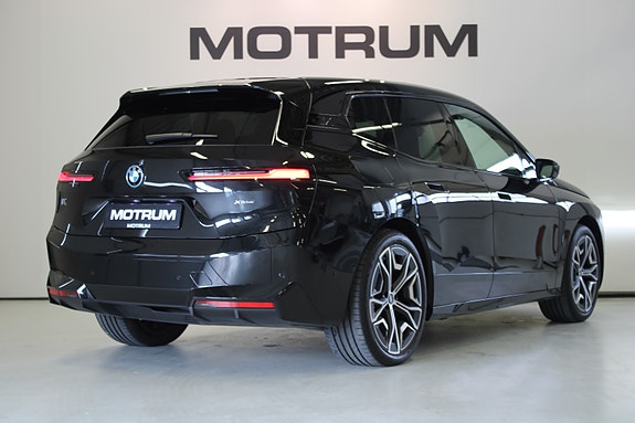 BMW iX 3 of 30