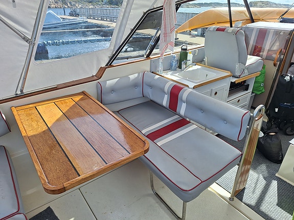 Viksund Futura 800 (1987) med ny Yanmar 200hk fra 2017, kun 360timer. Høstpris 23 of 30