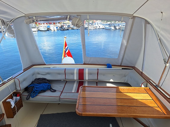 Viksund Futura 800 (1987) med ny Yanmar 200hk fra 2017, kun 360timer. Høstpris 24 of 30