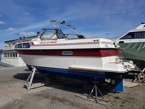 Viksund Futura 800 (1987) med ny Yanmar 200hk fra 2017, kun 360timer. Høstpris 3 of 30