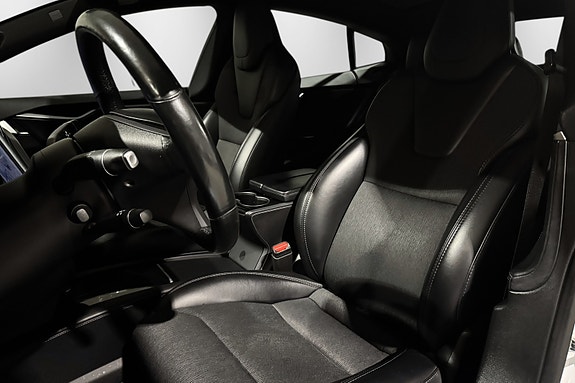 Tesla Model S 20 of 30