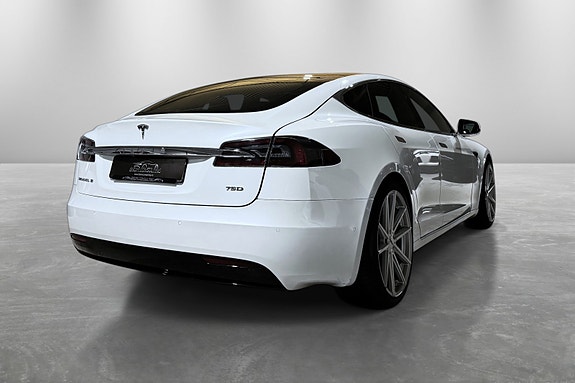 Tesla Model S 7 of 30