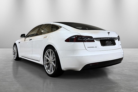 Tesla Model S 5 of 30