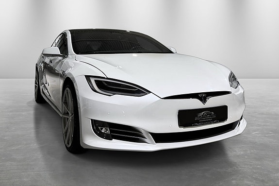 Tesla Model S 11 of 30