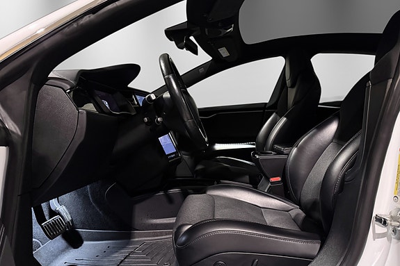 Tesla Model S 19 of 30