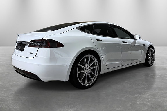 Tesla Model S 8 of 30