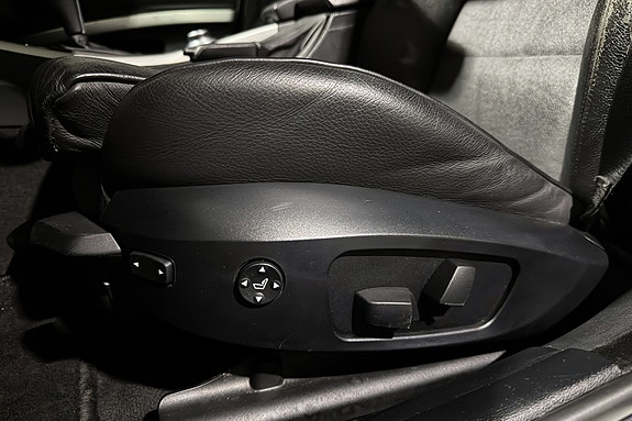 BMW 335i 19 of 30