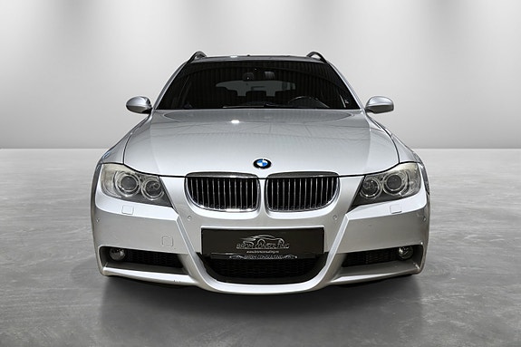 BMW 335i 12 of 30