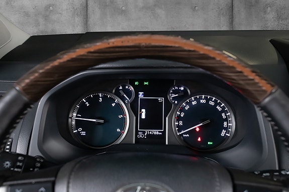Toyota Land Cruiser 25 of 26