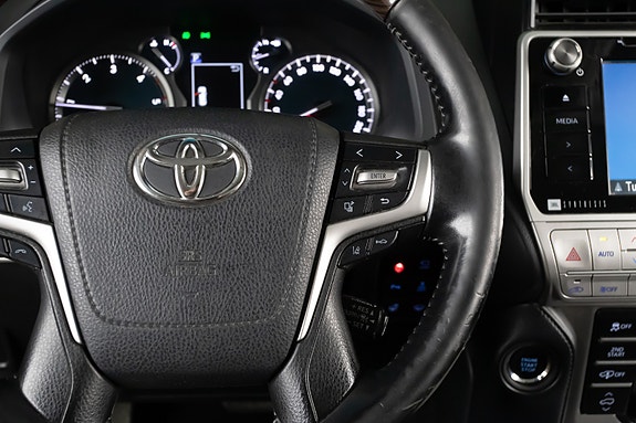Toyota Land Cruiser 21 of 26