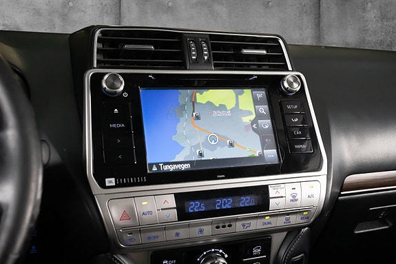 Toyota Land Cruiser 15 of 26