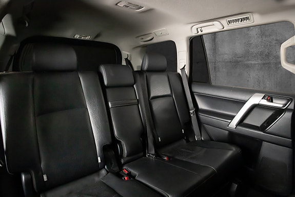 Toyota Land Cruiser 13 of 26