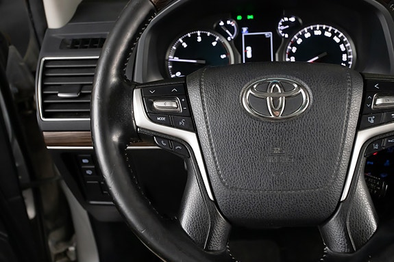 Toyota Land Cruiser 22 of 26