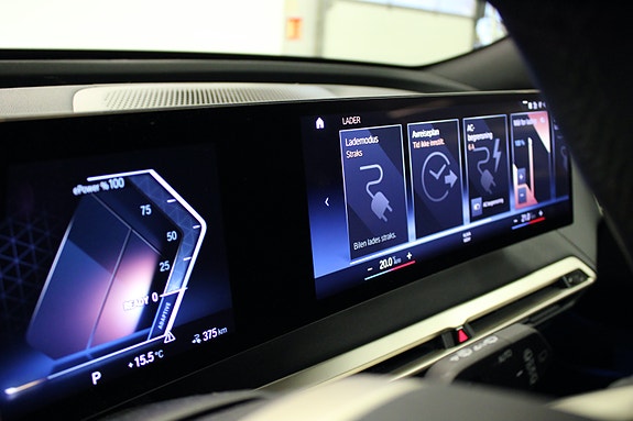 BMW iX 27 of 30