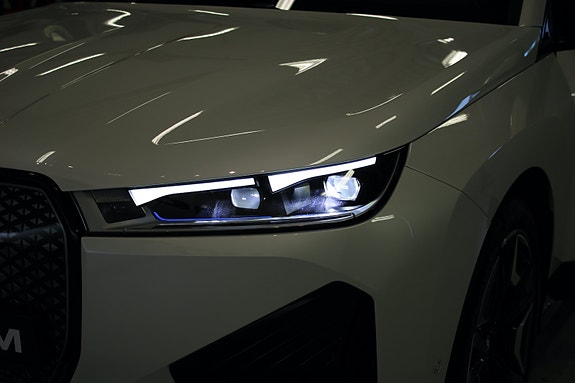 BMW iX 7 of 30