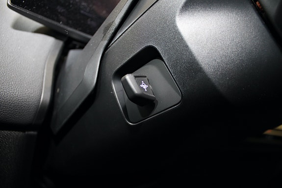 BMW iX 28 of 30