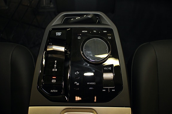 BMW iX 30 of 30