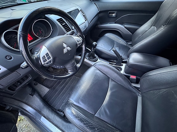 Mitsubishi Outlander 13 of 15