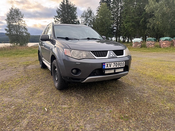 Mitsubishi Outlander 2 of 15