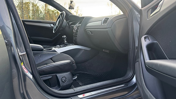Audi A4 11 of 16