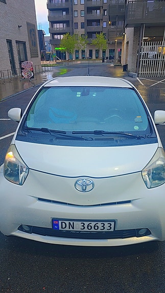 Toyota IQ 3 of 8