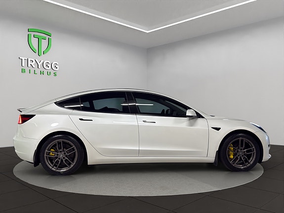 Tesla Model 3 6 of 13