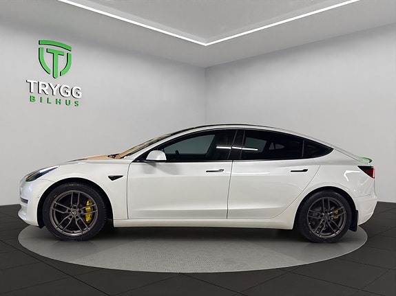Tesla Model 3 2 of 13