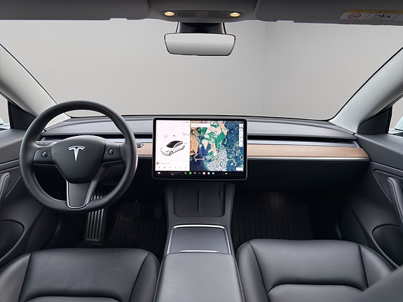 Tesla Model 3 11 of 13