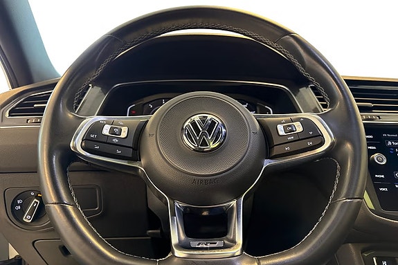 Volkswagen Tiguan Allspace 10 of 12