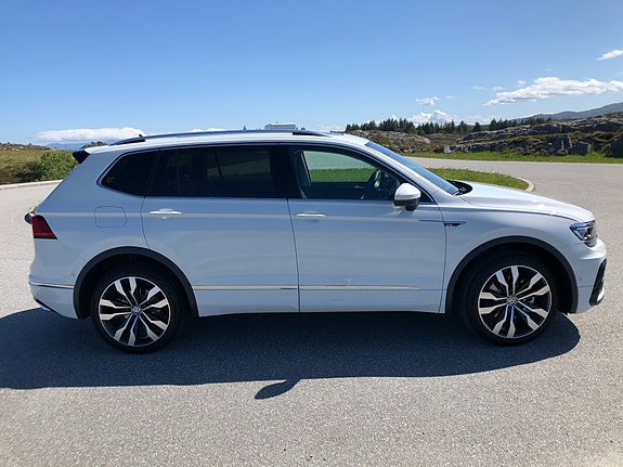 Volkswagen Tiguan Allspace 7 of 12