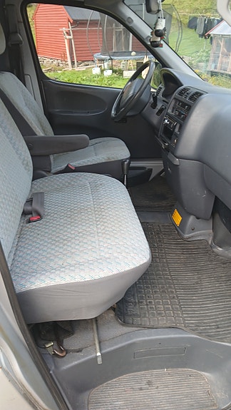 Toyota HiAce 5 of 9