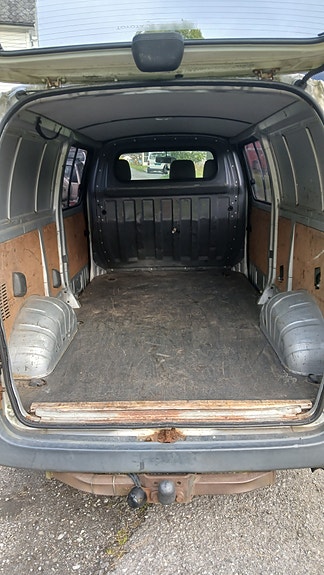 Toyota HiAce 7 of 9