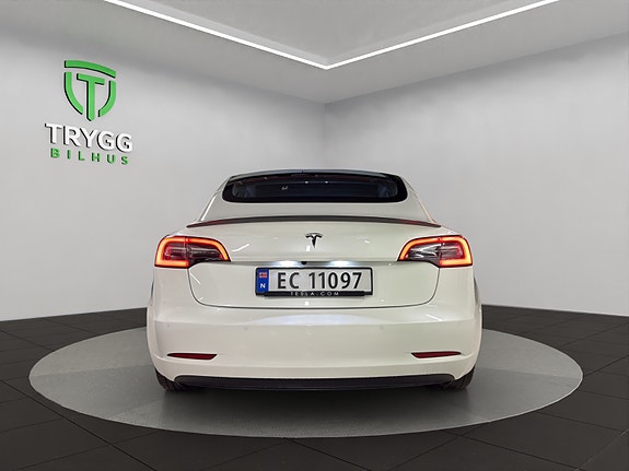 Tesla Model 3 4 of 13