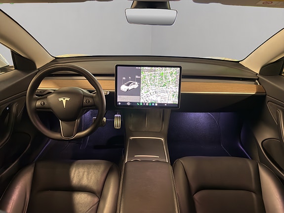 Tesla Model 3 11 of 13