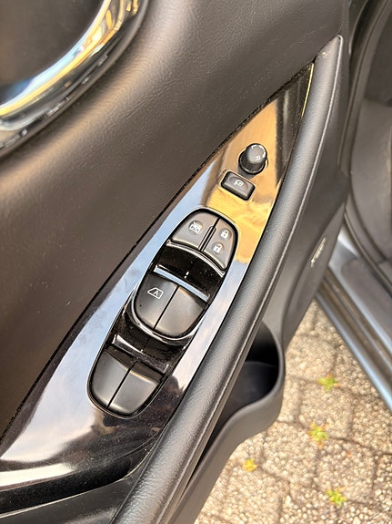 Nissan Leaf 13 of 27