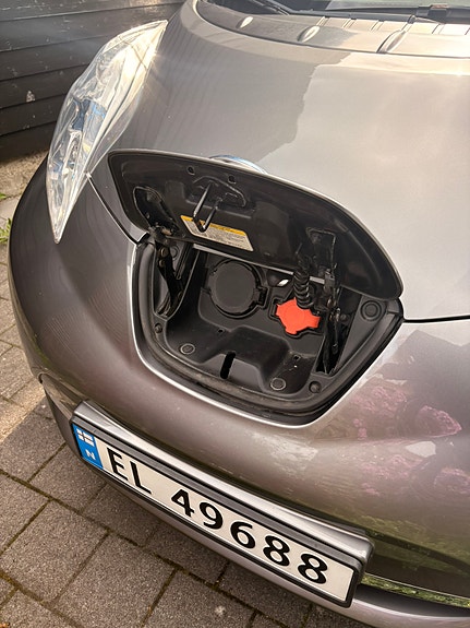 Nissan Leaf 24 of 27