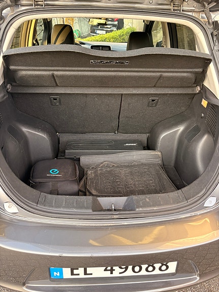 Nissan Leaf 22 of 27