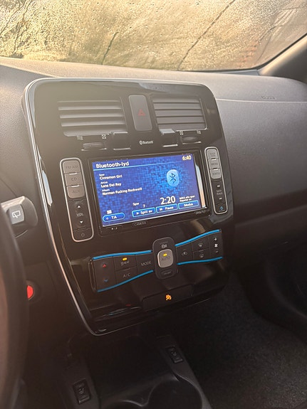 Nissan Leaf 12 of 27