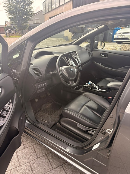 Nissan Leaf 9 of 27