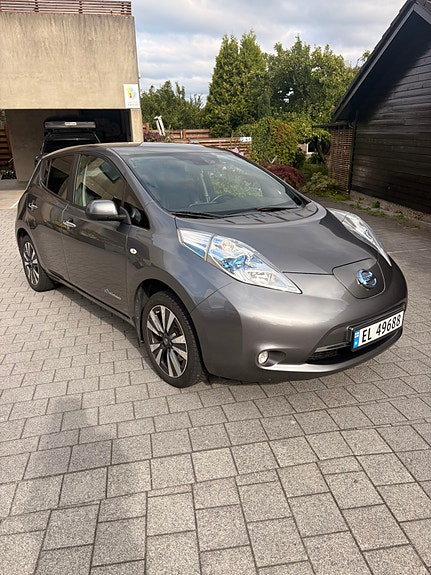 Nissan Leaf 2 of 27