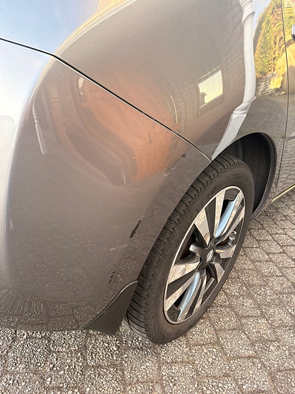 Nissan Leaf 26 of 27