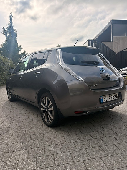 Nissan Leaf 6 of 27