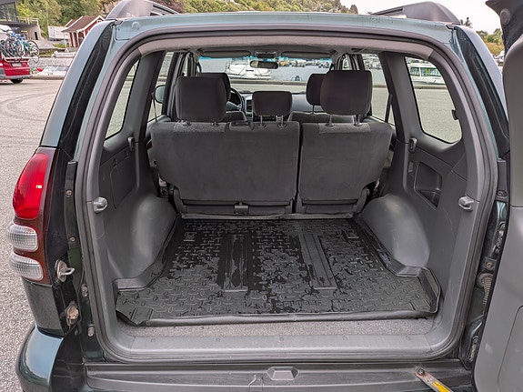 Toyota Land Cruiser 8 of 19